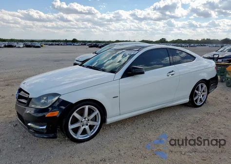 2013 Mercedes-Benz C 250 from USA, damaged, VIN WDDGJ4HB7DG011248